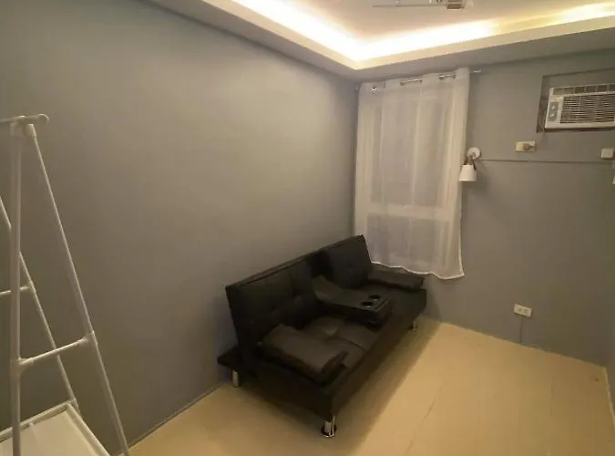 Mhonsel'S Staycation Condotel Hotel
